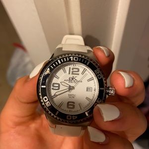 Hi! Im selling this Adee Kaye unisex watch.